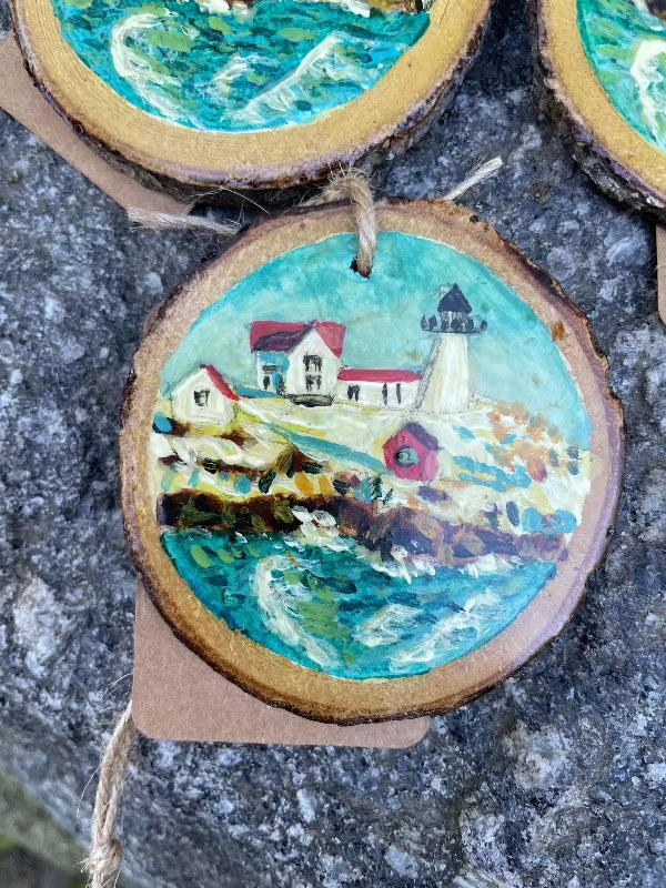 NUBBLE LIGHTHOUSE WOOD ORNAMENT